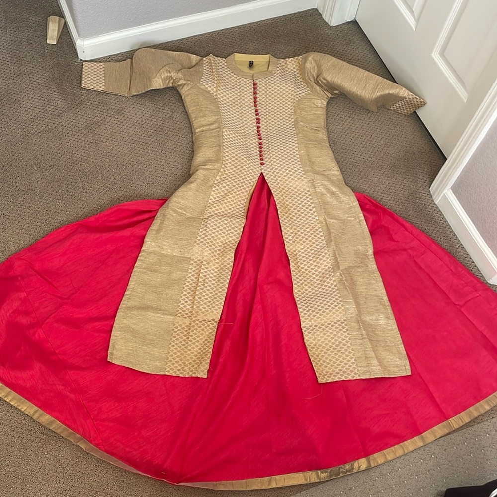 NWOT Lehenga  suit. Never been worn.